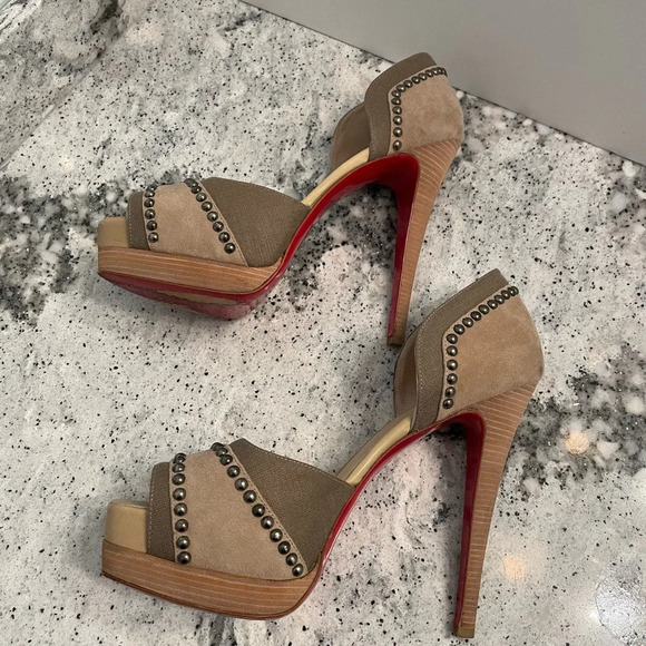 Christian Louboutin Beige Peep-Toe Heels with Red Soles - Picture 9 of 13